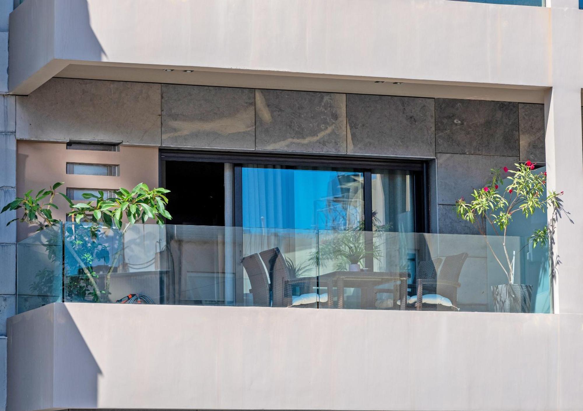 Onyx Center Apartment