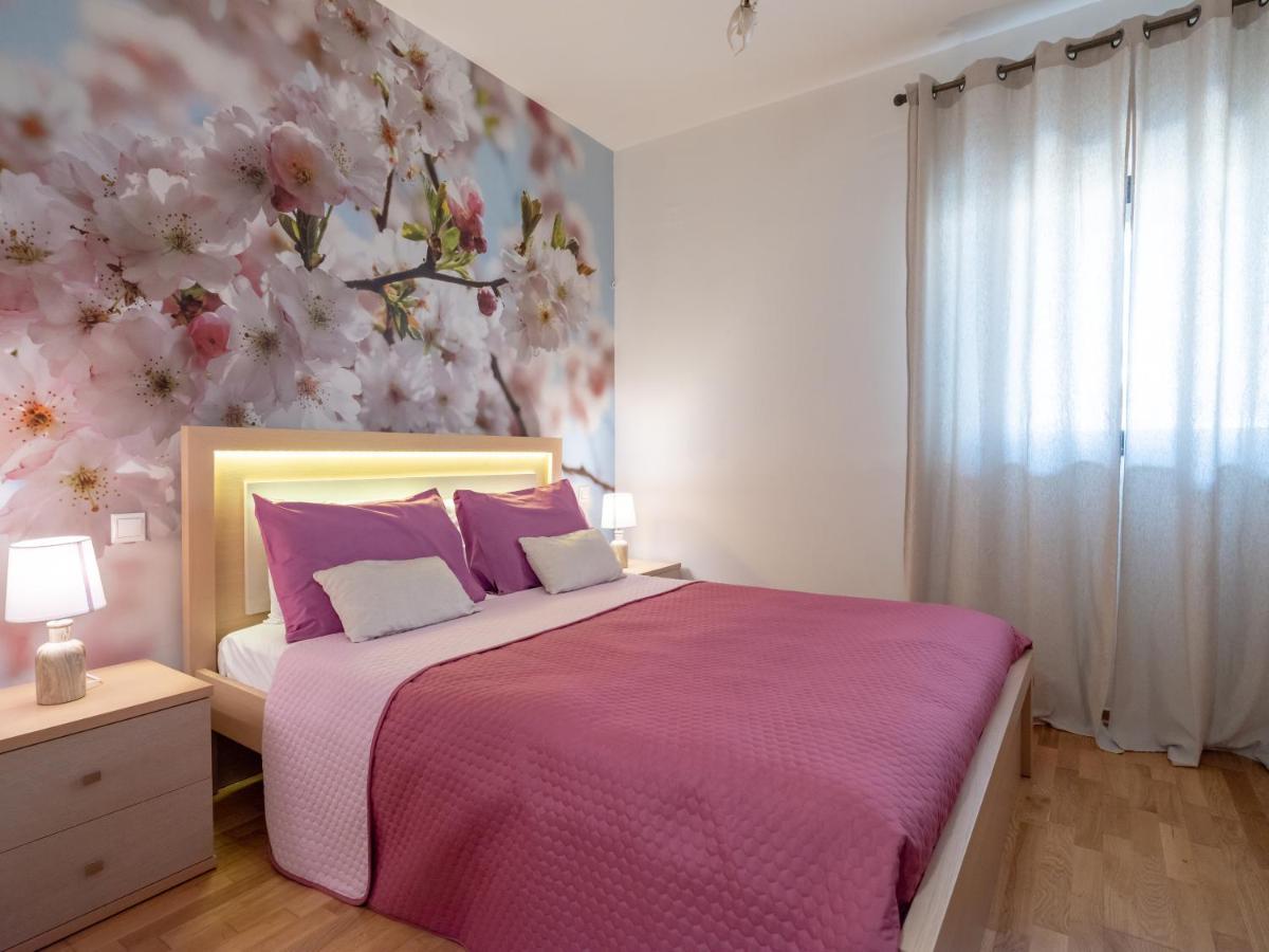 Onyx Center Apartment *